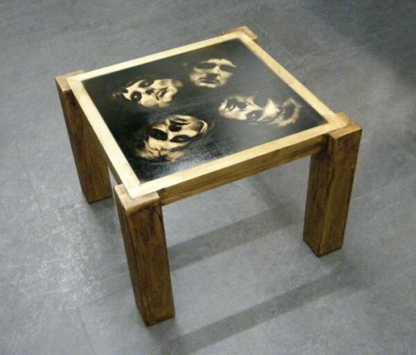 Queen Table